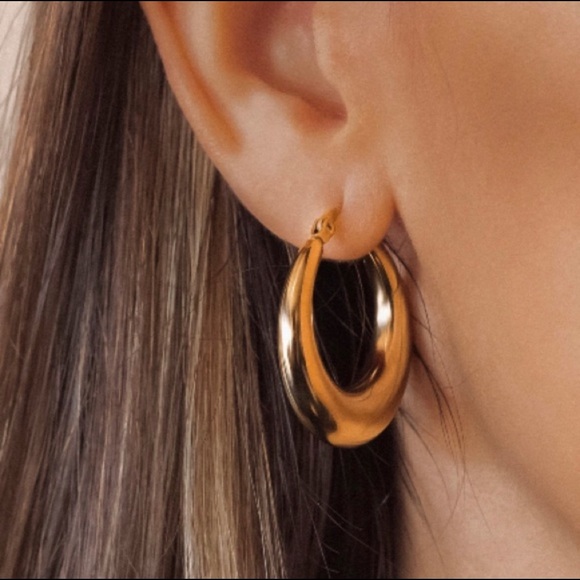 New 18K Gold 1.5” Hoop Earrings - Picture 1 of 7